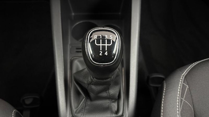 Škoda Fabia 1.0 TSI Ambition Combi - fotka 22 z 22