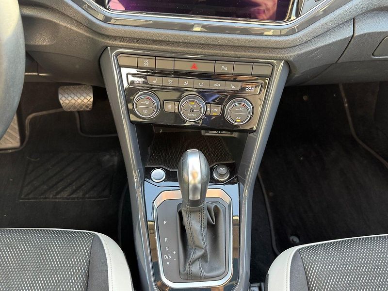 Volkswagen T-Roc (2019) SPORT 1.5 TSI DSG - fotka 23 z 40
