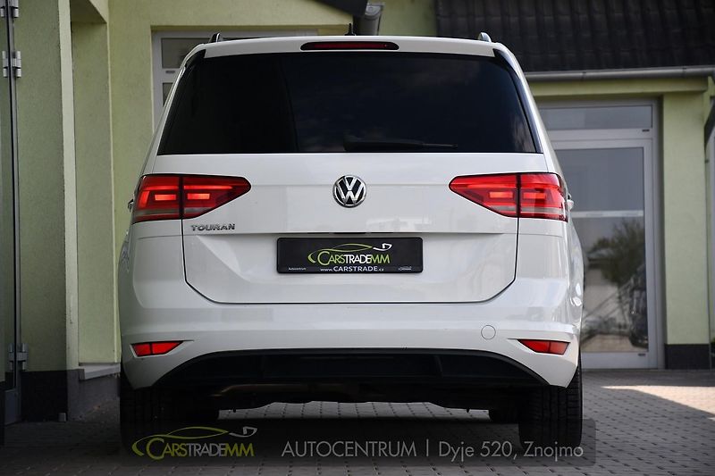 Volkswagen Touran 1.6TDi DSG  - fotka 4 z 48