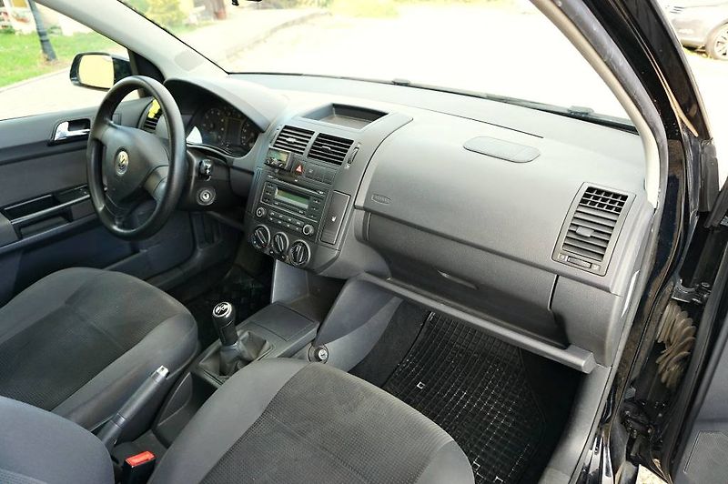 Volkswagen Polo (2008) COMFORT 1,2 HTP 44 kW - fotka 13 z 36