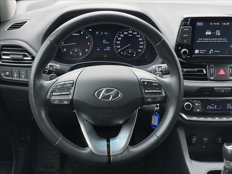 Hyundai i30 1,5 T-GDI AT7 Combi Smart PDC - fotka 8 z 22