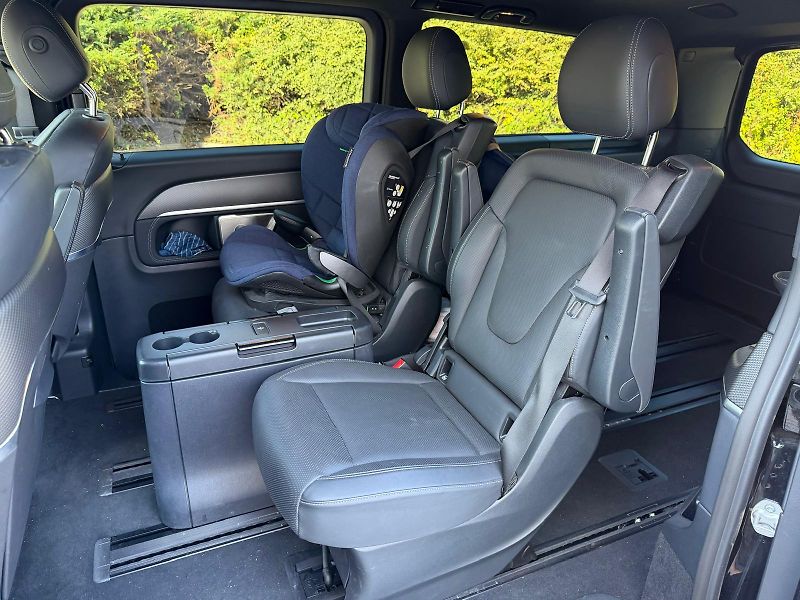 Mercedes-Benz Třídy V (2024) V 300 d XL 4MATIC Avantgarde - fotka 8 z 9