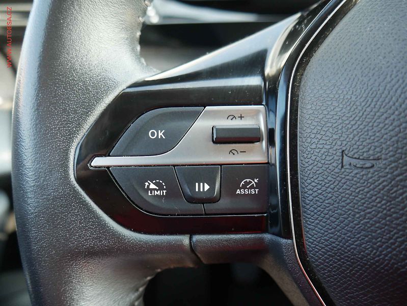 Peugeot 308 (2023) 1.2 PT, ČR, Allure - fotka 14 z 21