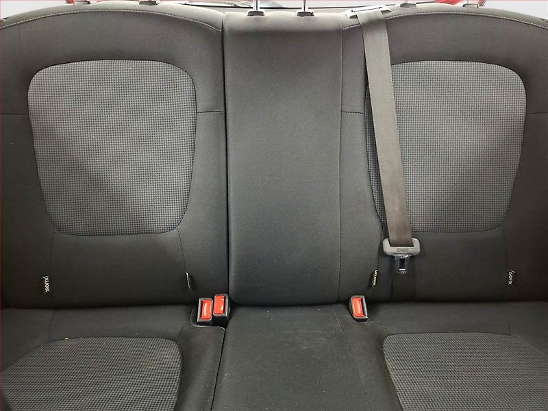 Hyundai i20 (2012) 1.2, CZ doklady - fotka 10 z 13