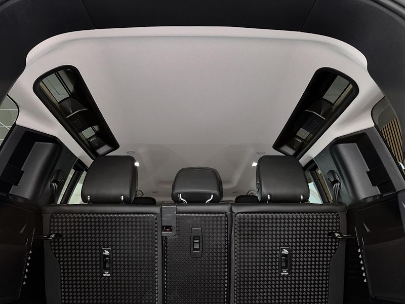 Land Rover Defender 110 P400 Meridian Matrix 360  - fotka 13 z 26