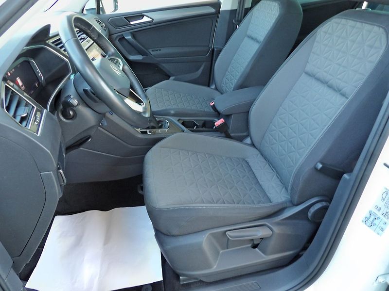 Volkswagen Tiguan (2023) 2.0TDI DSG Virtual Navi ACC - fotka 21 z 34