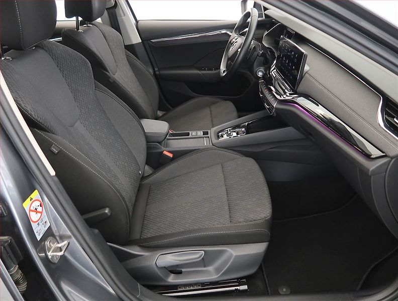 Škoda Octavia (2023) 2.0 TDI, Automat, ČR,1.maj - fotka 9 z 28