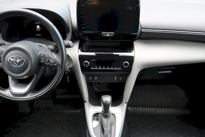 Toyota Yaris Cross (2023) Comfort Tech 1,5 Hybrid e-CVT - fotka 7 z 27