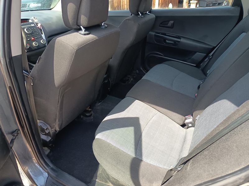 Kia Ceed (2010) 1.4SW - fotka 29 z 37