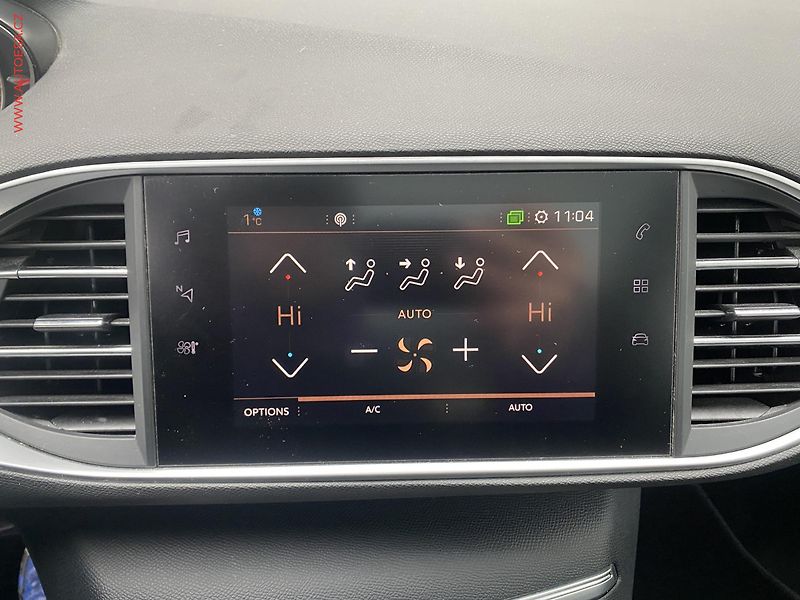 Peugeot 308 (2020) 1.2 PT, Allure, navi, panor - fotka 18 z 18