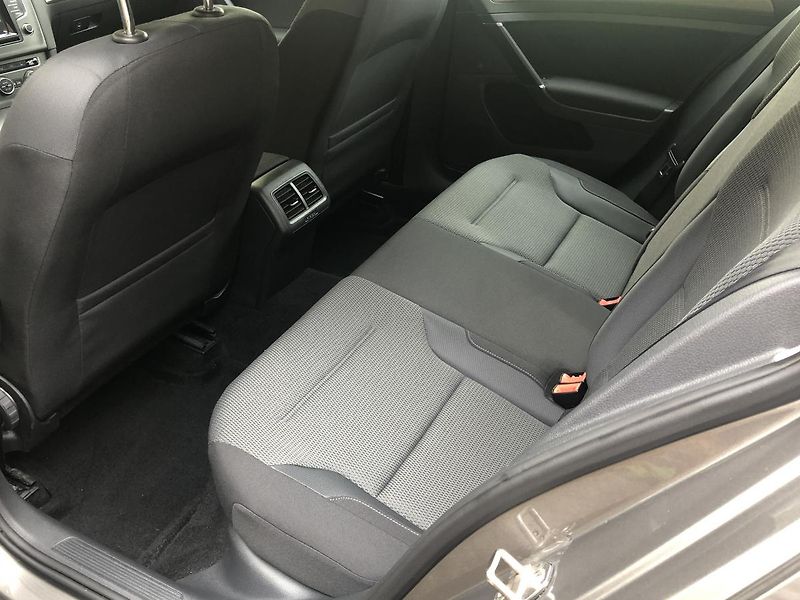 Volkswagen Golf Variant (2013) 1,6TDI DSG Comfortl. Nez. top. - fotka 28 z 65