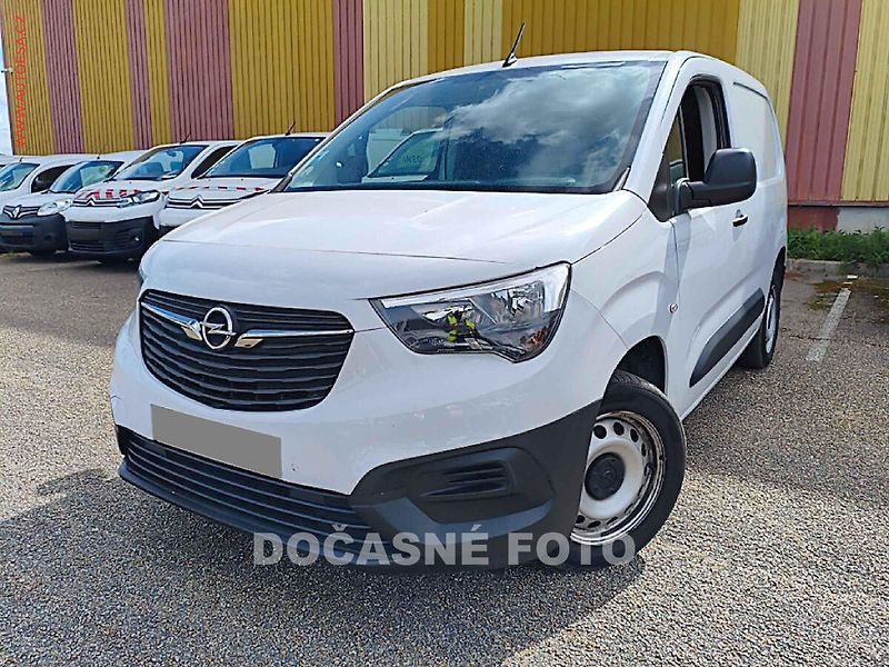 Opel Combo (2023) 1.5CDTi, AC, park. čidla - fotka 2 z 6