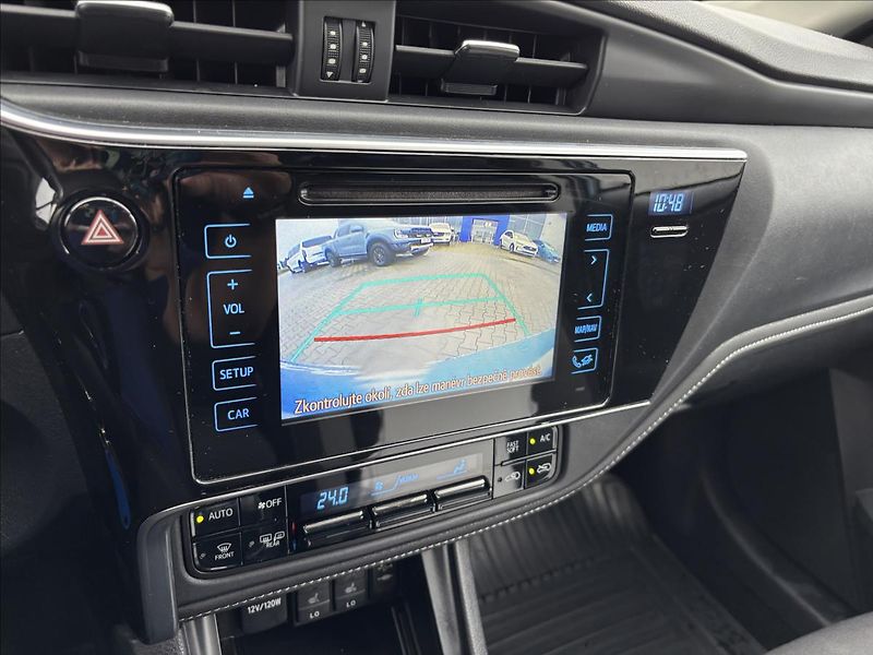 Toyota Auris 1,6 Active Trend 97kW - fotka 31 z 33