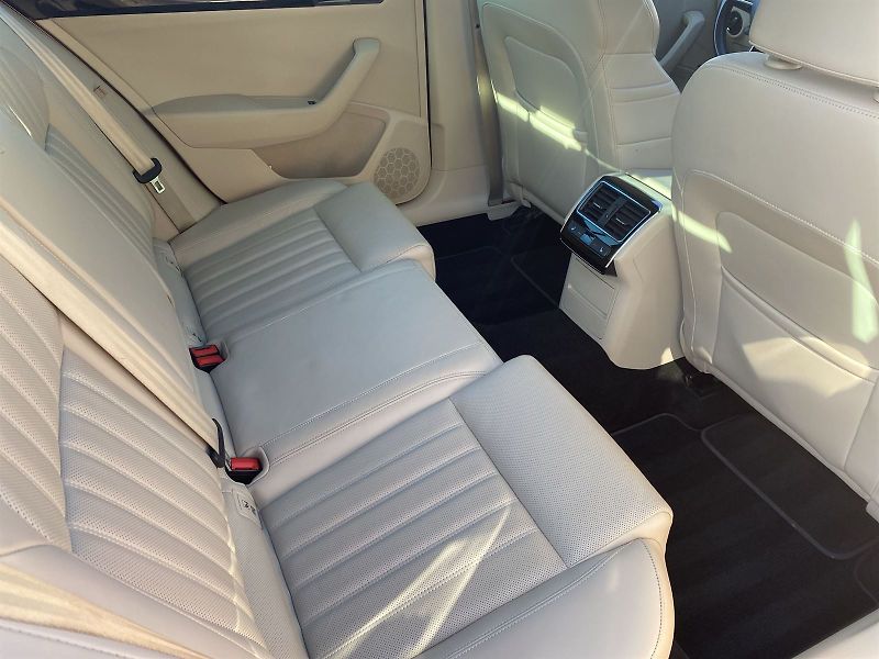 Škoda Superb (2018) Combi III 2.0 TDI 4x4 L&K - fotka 8 z 49