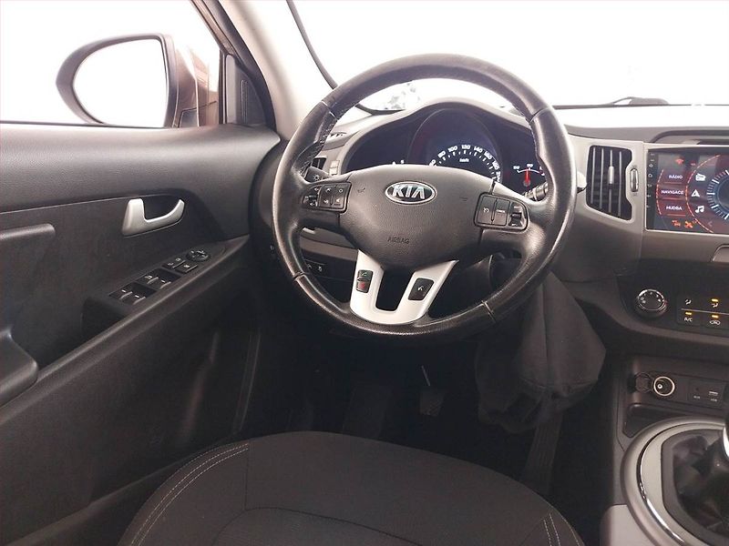 Kia Sportage (2015) 1.7 CRDi, Serv.kniha, Xenony - fotka 7 z 19