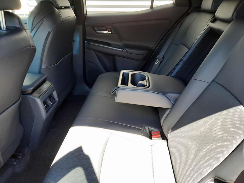 Subaru Uncharted (2026) Executive 77 kWh AWD 252 kW - fotka 31 z 64