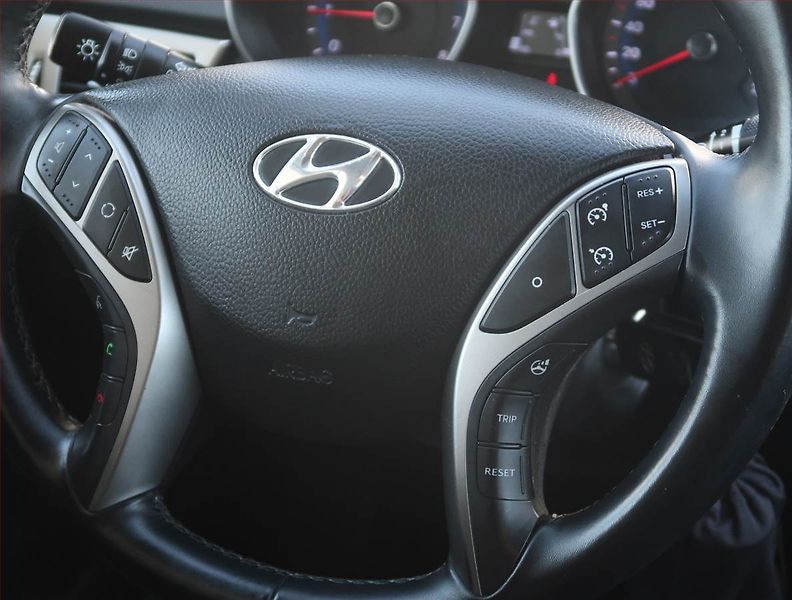 Hyundai i30 (2015) 1.6 MPI, Serv.kniha, Tempomat - fotka 17 z 17