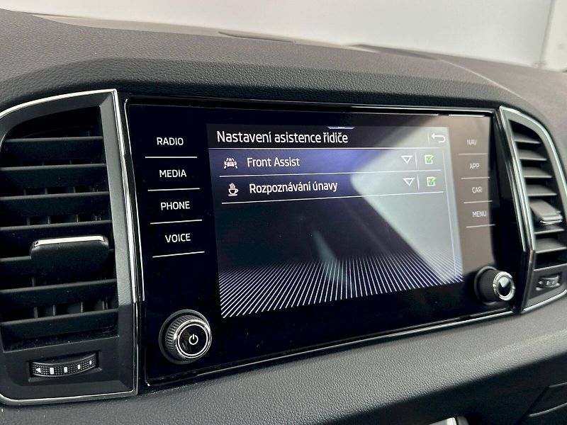 Škoda Karoq (2022) 1.5TSI 110kW Ambition Tour - fotka 13 z 31