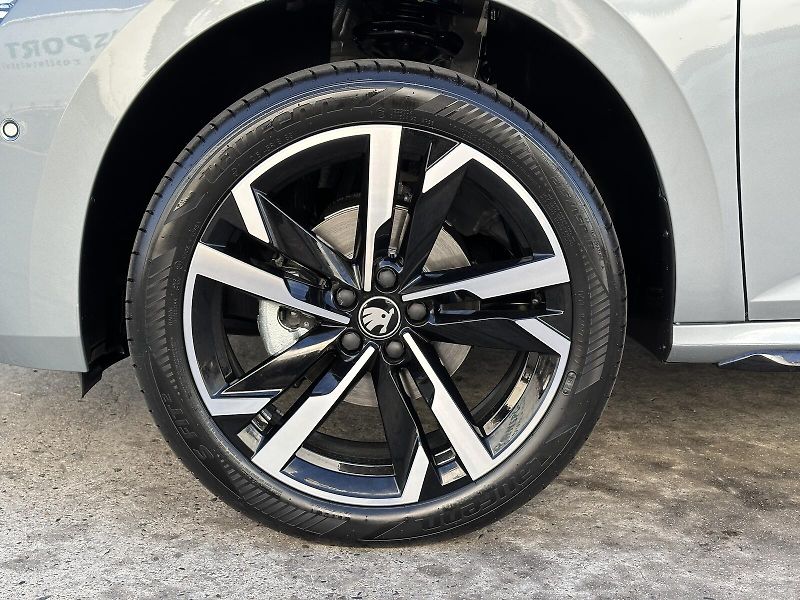 Škoda Kamiq 1.5TSi DSG Monte Carlo 150PS M - fotka 12 z 46