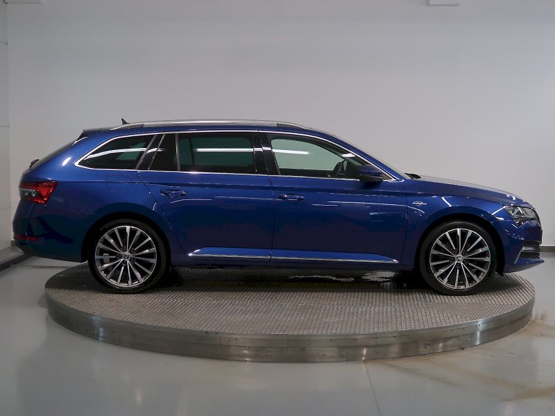 Škoda Superb (2022) iV LAURIN&KLEMENT 1.4TSI 115KW - fotka 8 z 45