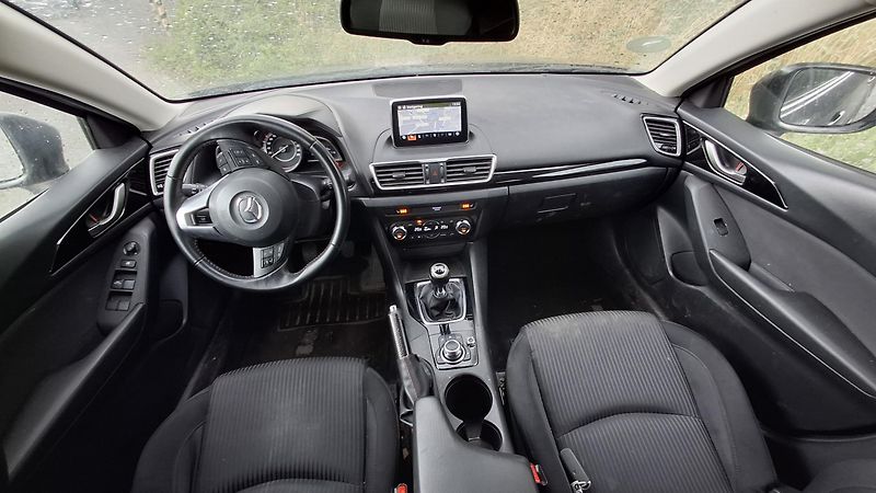 Mazda 3 1.5 74kw krásná 1. majitel - fotka 10 z 30