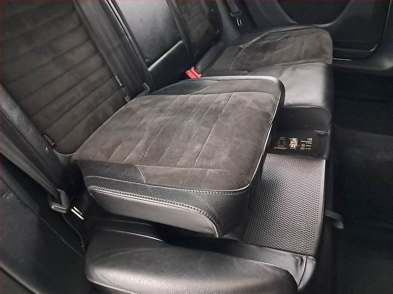 Volkswagen Passat (2013) 2.0 TDI, Automat, Navi, Xenony - fotka 17 z 23