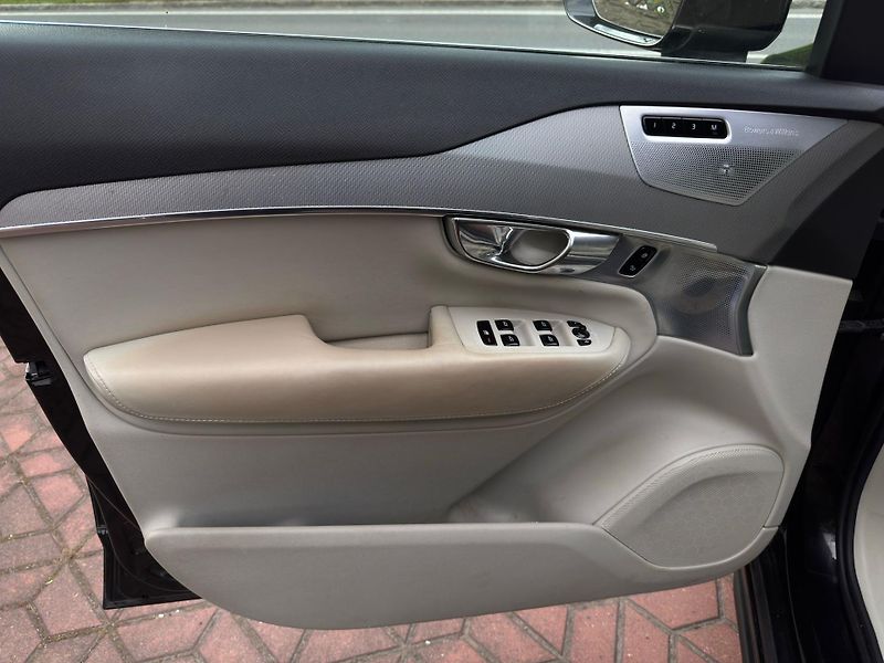 Volvo XC90 D5 ČR DPH 4X4 AUTOMAT TAŽNÉ  - fotka 21 z 24