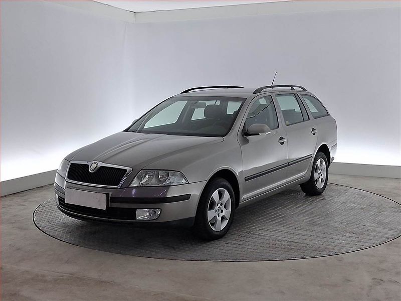Škoda Octavia (2006) Elegance 2.0 TDI, 4X4, Tažné - fotka 2 z 15