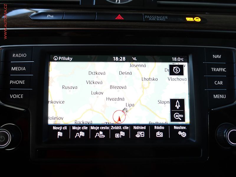 Volkswagen Passat (2015) 2.0 TDi, DSG, park.asist - fotka 18 z 21