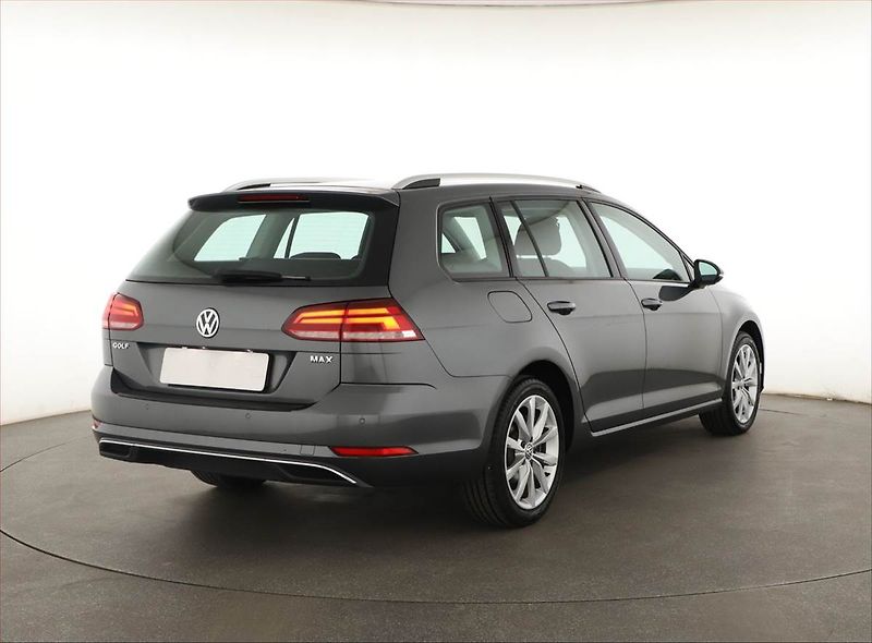 Volkswagen Golf (2018) 1.0 TSI, Tempomat - fotka 5 z 15