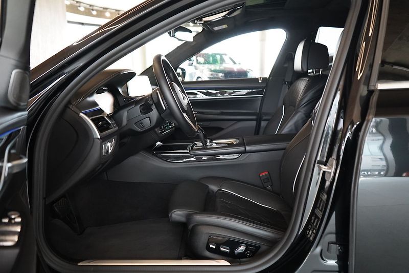 BMW Řada 7 740d xDrive, Nezávislé,HUD,PPF - fotka 17 z 47