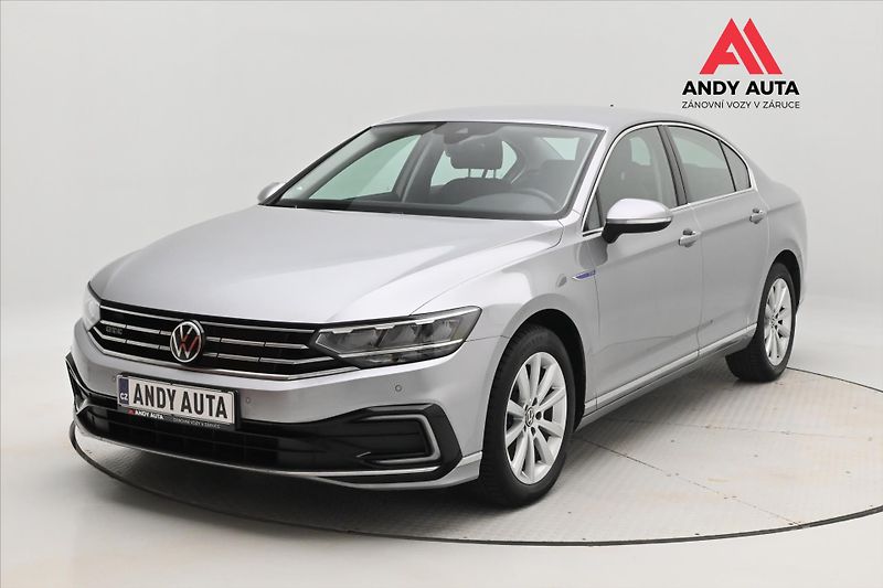Volkswagen Passat 1,4 TSI GTE 160 kW DSG Highlin - fotka 1 z 32