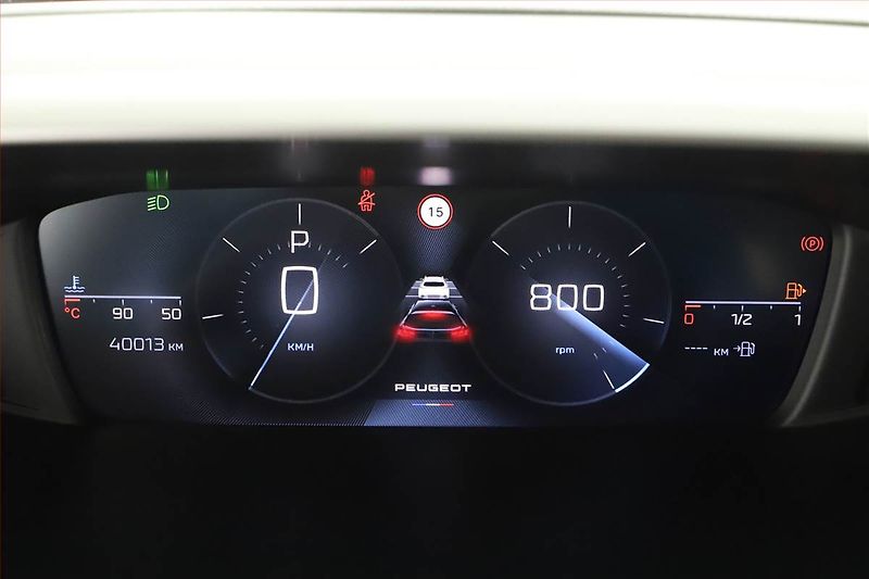 Peugeot 308 (2024) Allure 1.2 PureTech - fotka 8 z 15