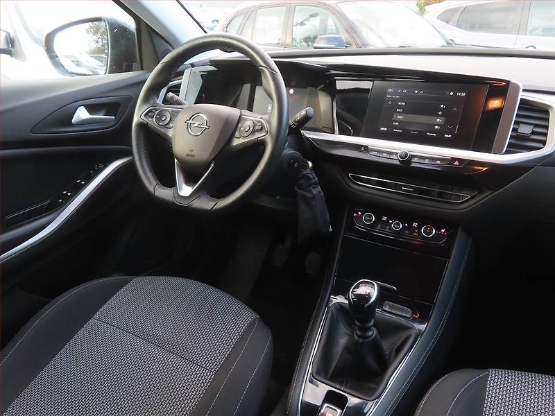 Opel Grandland X (2022) 1.2 Turbo, Serv.kniha - fotka 7 z 17