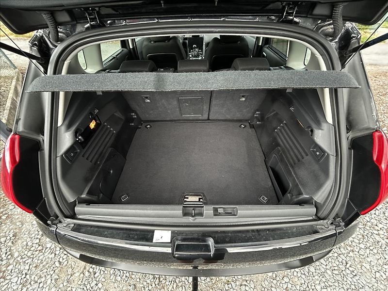Peugeot 3008 1,6 HDi  Tažné,ALU,Klimatizace - fotka 33 z 43