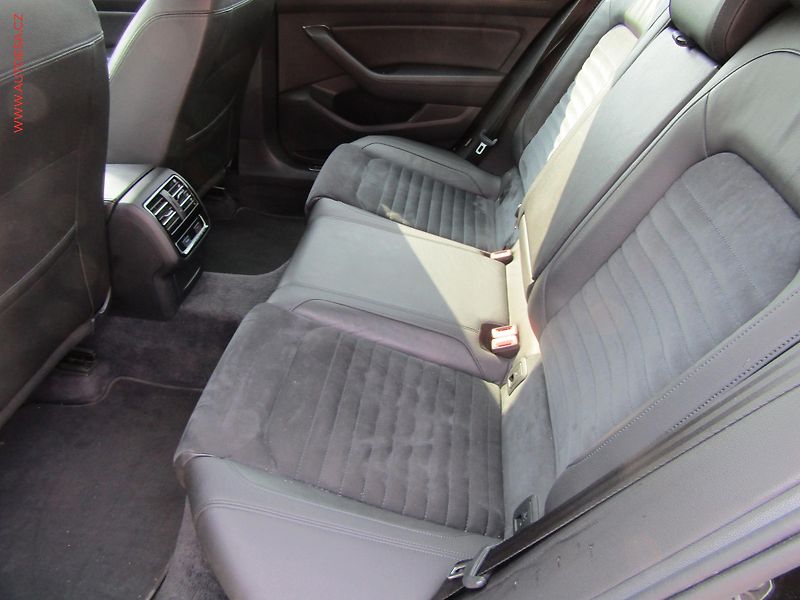 Volkswagen Passat (2017) 2.0 TDi, ČR - fotka 10 z 20
