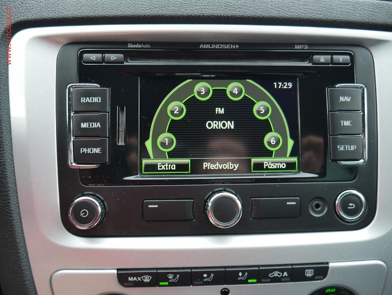 Škoda Octavia (2011) 2.0 TDi, RS, DSG, bixen - fotka 11 z 20