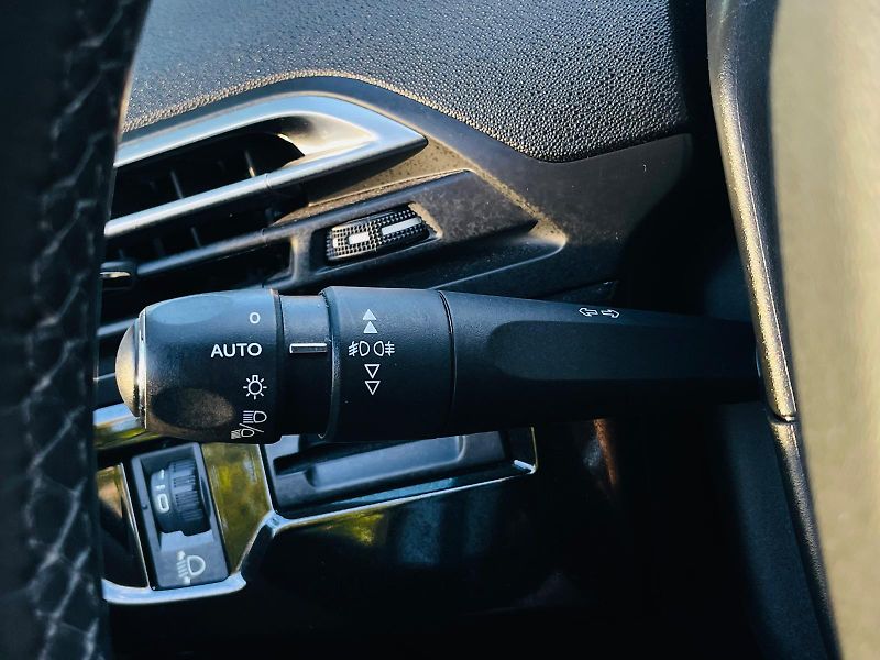 Citroën Grand C4 Picasso 2.0HDi MANUÁL KAMERA TAŽNÉ - fotka 44 z 48
