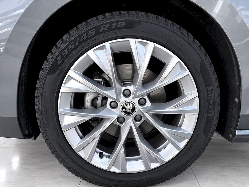 Škoda Superb (2025) SELEC TD 110/2.0 A7F - fotka 43 z 45