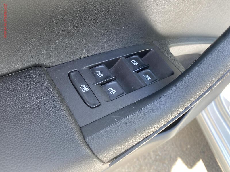 Škoda Octavia (2019) 2.0 TDi, Soleil, LED, navi, - fotka 13 z 19