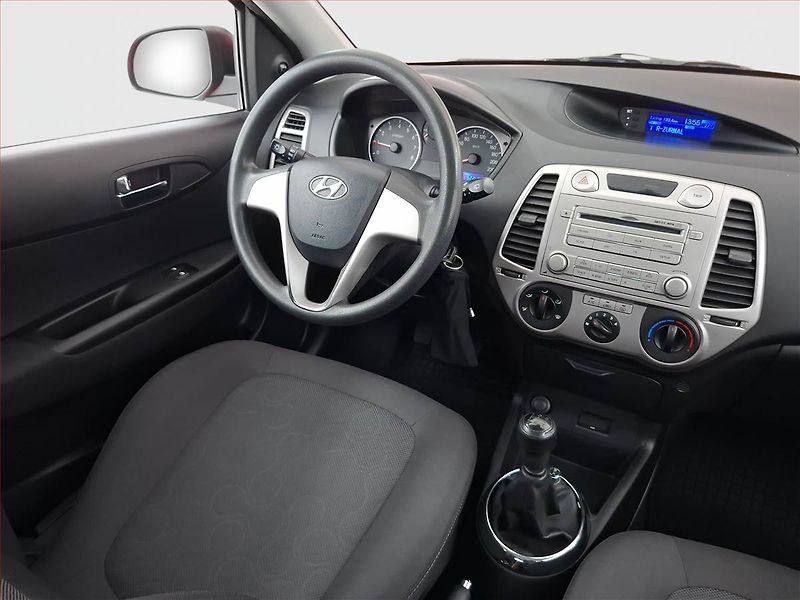 Hyundai i20 (2011) 1.2, ČR,1.maj - fotka 7 z 13