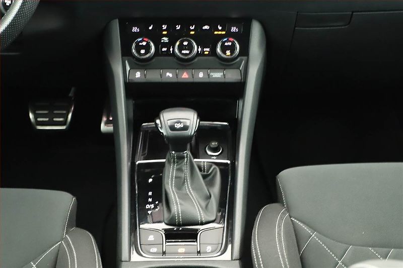 Škoda Karoq (2021) Sportline 1.5 TSI - fotka 12 z 15