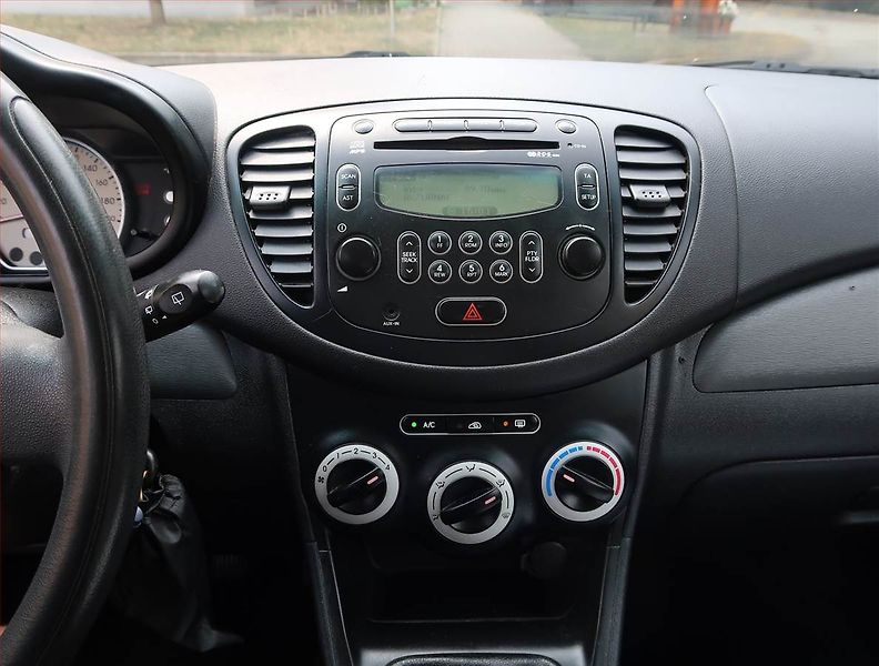Hyundai i10 (2010) 1.1, jezdí výborně - fotka 12 z 15