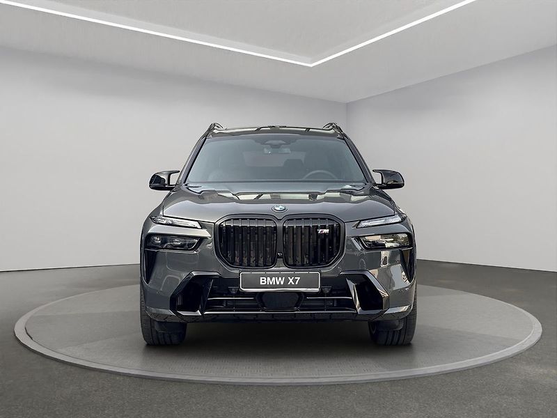 BMW X7 M60ix Executive 08/2025 - fotka 3 z 12