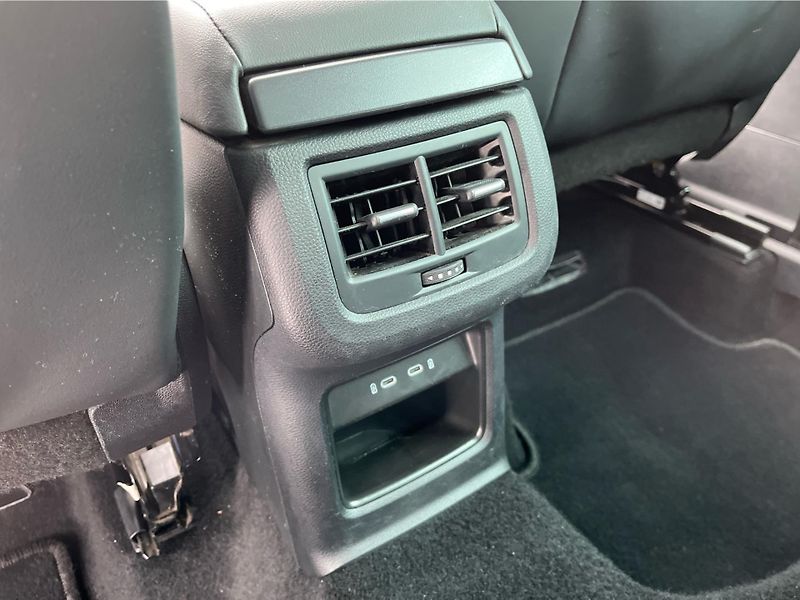 Seat Ateca XPERIENCE 2.0 TDI 110kW 4WD DS - fotka 24 z 27