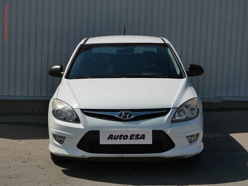 Hyundai i30 (2010) 1.4CVVT, 2.maj,ČR, El. okna - fotka 2 z 12