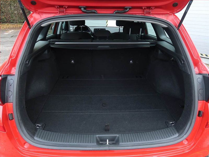 Hyundai i30 (2018) 1.0 T-GDI, Serv.kniha - fotka 13 z 17
