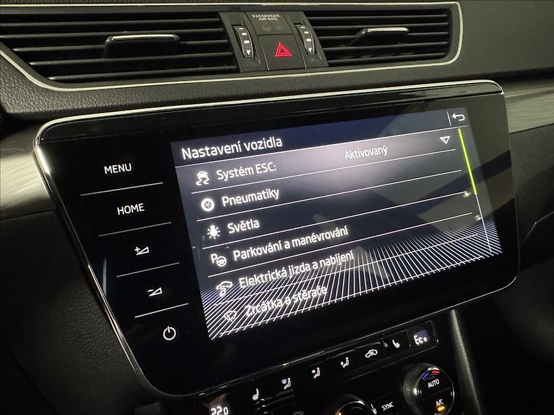 Škoda Superb 1,4 TSi  DSG iV Style Virtual - fotka 31 z 50