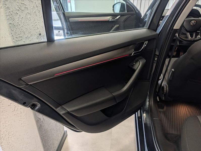 Škoda Octavia 1.5 TSI 110kw - fotka 21 z 25
