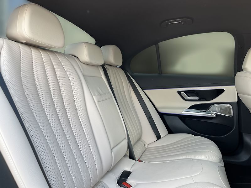 Mercedes-Benz Třídy E 450 d 4MATIC - fotka 20 z 21